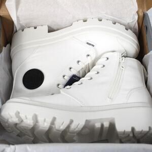 Palladium Pallabase Twill Star White-M Size 8 NIB